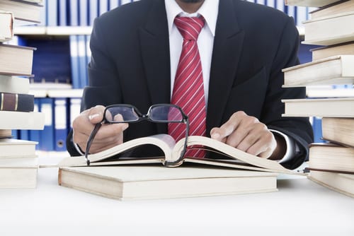 Top 5 Sales Books You Need to Read